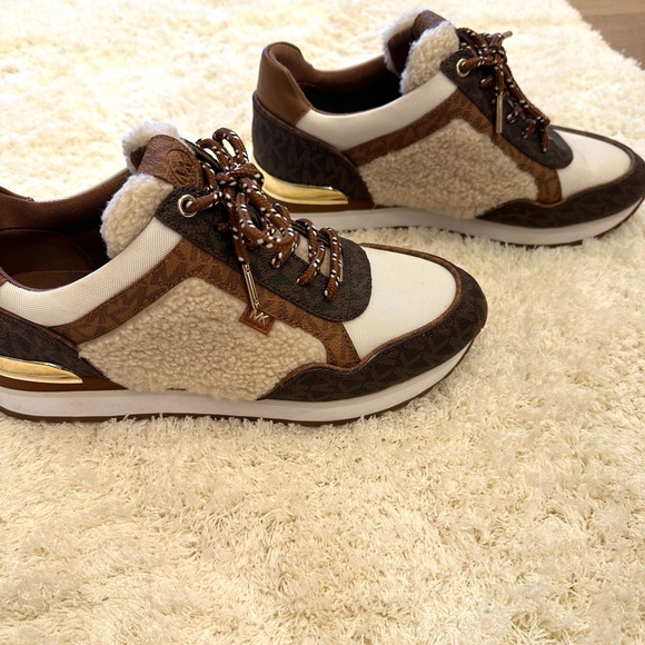 Michael Kors Maddy Trainers - Picture 4 of 7